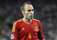 Archivo:Andrés Iniesta Euro 2012 final