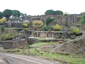 Antiguas explotaciones Cerro Muriano.jpg