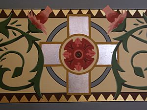 Archivo:Basilica of Saint Francis Xavier (Dyersville, Iowa), interior, detail of flower pattern on walls 2