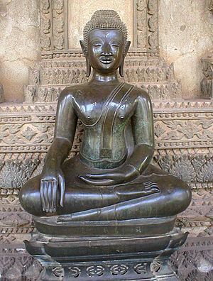 Archivo:Bouddha Bhûmisparsha-Mudra 2