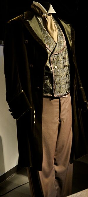 Archivo:Costume of the Eighth Doctor at the Doctor Who Experience, 2016 (30855110041)