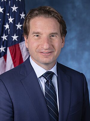 Archivo:Dean Phillips, official portrait, 116th Congress