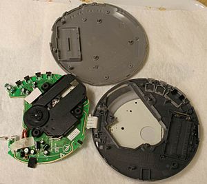 Archivo:Dismantled Philips EXP2582 portable CD player