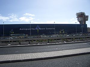 Archivo:Fachada Aeropuerto de Gran Canaria