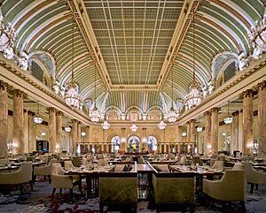 Archivo:Garden Court at the Palace Hotel, San Francisco 2