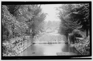 Archivo:Historic American Buildings Survey, Walter H. Cassebeer, Photographer June 1936, VIEW (LOOKING SOUTH). - Erie Canal Viaduct, Moyer Creek Crossing, Frankfort, Herkimer County, NY HABS NY,22-FRAFO,1-1