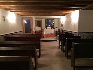 Archivo:Interior de la Iglesia Anglicana del Santo Espíritu (Villaescusa, Zamora, 2018)