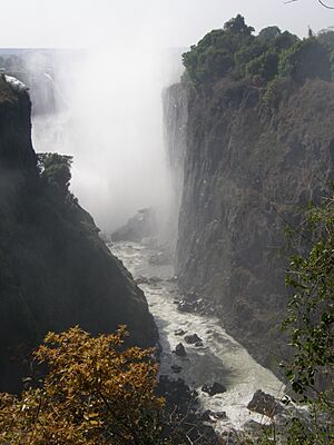 Archivo:Livingstone Way, Zimbabwe - panoramio