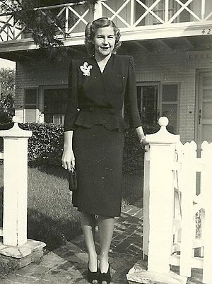 Archivo:Louise Brough, 1948 (14365739371)