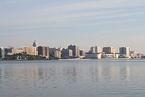 Archivo:Madisonwisconsin20060813p001