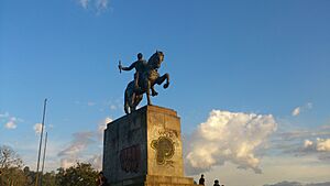 Archivo:Monumento en Popayan, Cauca