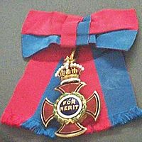 Archivo:Order of Merit Dorothy Hodgkin (cropped)