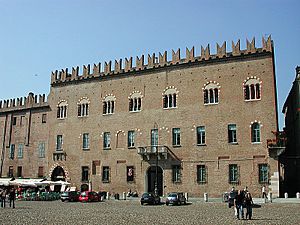Archivo:Palazzo Bonacolsi