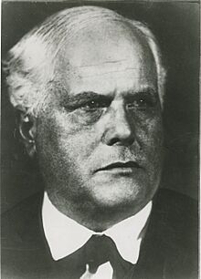 Photo Portrait of the Italian writer Alfredo Panzini 1920 - Touring Club Italiano 11 5449.jpg