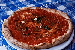 Archivo:Pizza marinara (Napoli)