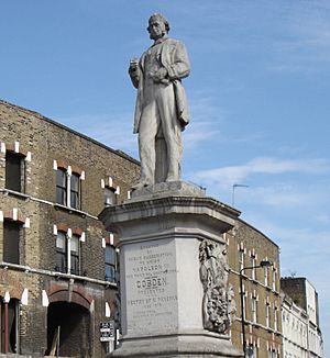 Archivo:Statue Of Richard Cobden-Camden High Street-London