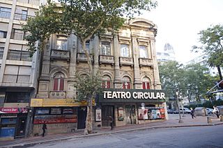 Vista del frente de el Teatro Circular,esquina con calle Rondeau.jpg