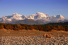 009 NZ Southern Alps mountain landscape in New Zealand seen from Gillespies Beach, West Coast - sunset light.jpg