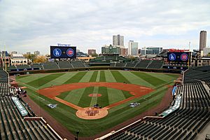 Archivo:2016-10-22 Wrigley Field hours before Game 6 of NLCS 2