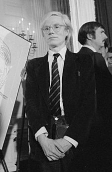 Archivo:Andy Warhol 1977