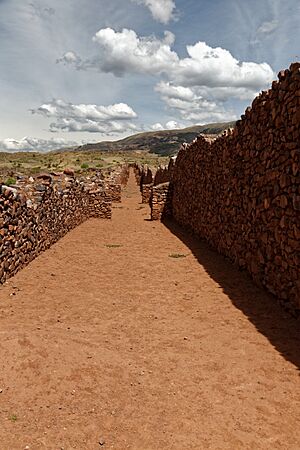 Archivo:Around Cusco 11-22 (23622198055)