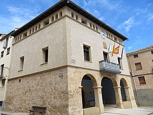Archivo:Ayuntamiento del municipio de Torrevelilla - La Torre de Vilella (Teruel)