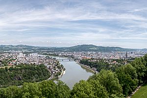 Archivo:Blick über Linz von der Franz-Josefs-Warte