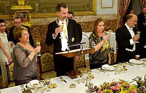 Archivo:Cena de Gala de Sus Majestades de España en Honor a Michelle Bachelet (3)