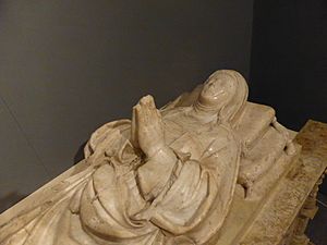 Archivo:Escultura yacente de Beatriz Galindo, en el Museo de los Orígenes, de Madrid