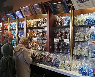 Ghirardelli Chocolate Shop Inside, SF, CA, jjron 25.03.2012.jpg