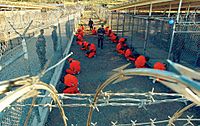 Archivo:Guantanamo captives in January 2002