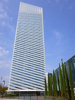 Archivo:Hospitalet de Llobregat - Plaza de Europa, Torre Puig 2