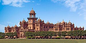 Archivo:Islamia College Peshawar (Public Sector University), Khyber Pakhtunkhwa, Pakistan cropped
