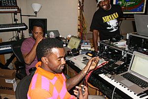 Archivo:Kanye West in the Studio