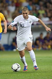 Archivo:Karim Benzema Euro 2012 vs Sweden 01