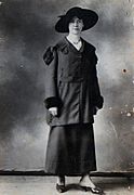 Lady of fashion 1919