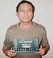 Archivo:Manuel Noriega mug shot