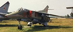 Archivo:MiG-27