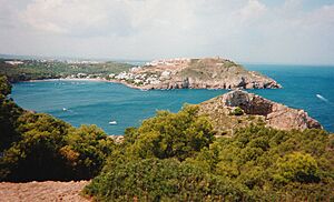 Archivo:Montgri Cala Montgo