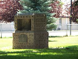 Archivo:Monument in Ammon Idaho