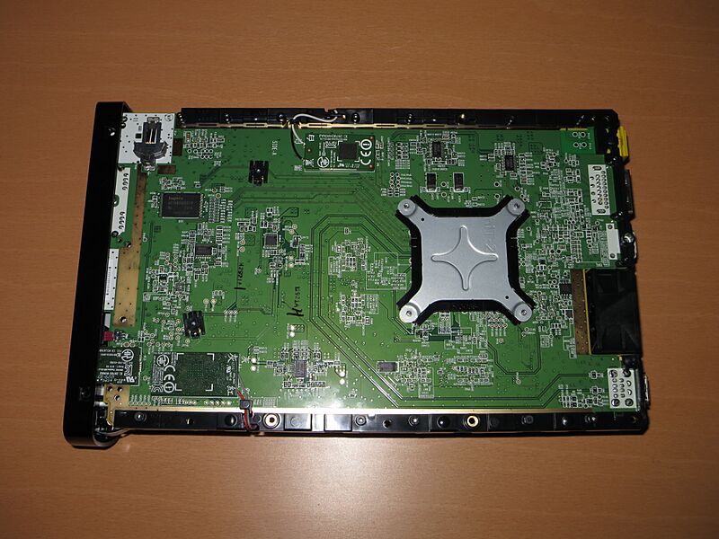 Naked Wii U underside