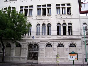 Archivo:Psico UBA Independencia