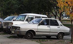 Archivo:Renault 12 GTL 1991 (35570644432)