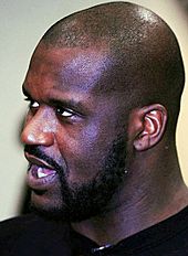 Archivo:Shaquille O'Neal Buckley Air Base