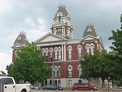 Shelby County Courthouse in Illinois.jpg
