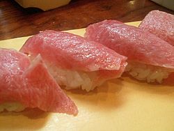 Archivo:Tuna Sushi