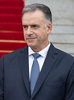 Yamandú Orsi durante su asunción presidencial (cropped).jpg