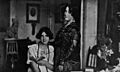 1920-01-17, La Esfera, Concha Espina y su hija, Campúa (cropped)