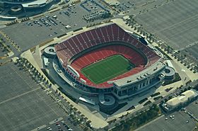 Archivo:Aerial view of Arrowhead Stadium 08-31-2013