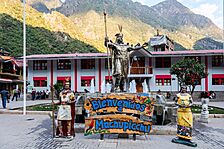 Archivo:Aguas Calientes, Cuzco, Perú, 2015-07-30, DD 68